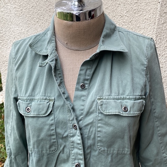 Madewell fabulous jacket shirt with great pockets & buttoned down front - Picture 4 of 12